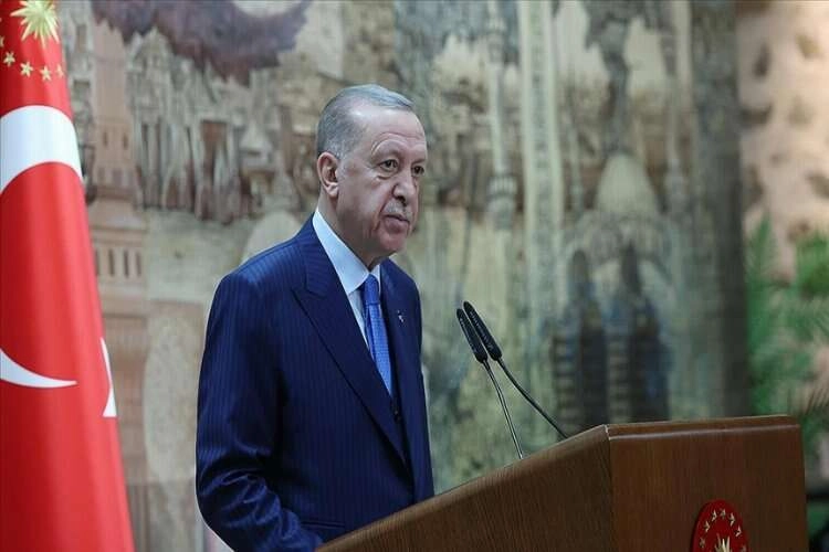 Cumhurbaşkanı Erdoğan: Deprem bölgesinde konutlar 3 veya 4 katlı olacak haberinin görseli