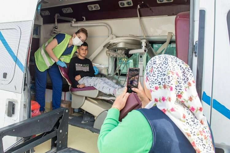 İzmir Büyükşehir'in Hatay’daki sahra hastanesinde günde 350 hasta tedavi ediliyor haberinin görseli