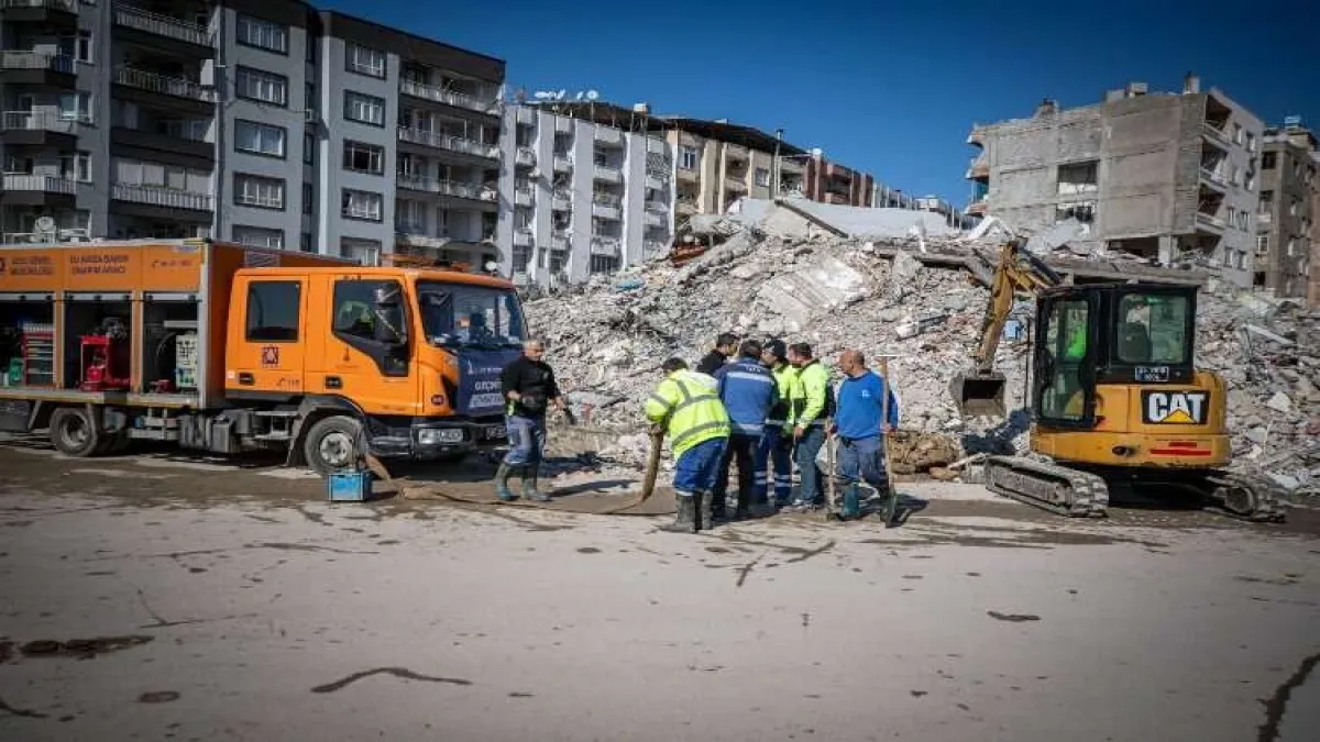 İZSU'dan deprem bölgesine kesintisiz hizmet haberinin görseli