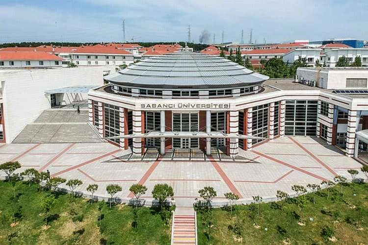 Sabancı Üniversitesi Öğretim Üyesi alıyor haberinin görseli