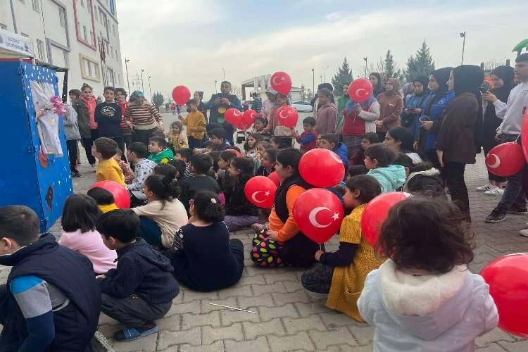 Batman Üniversitesinden Depremden Etkilenen Çocuklara Moral Etkinlikleri haberinin görseli