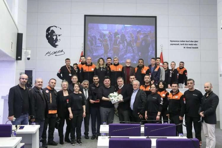Aybar Uygur’dan BUCAKUT’a teşekkür ziyareti haberinin görseli