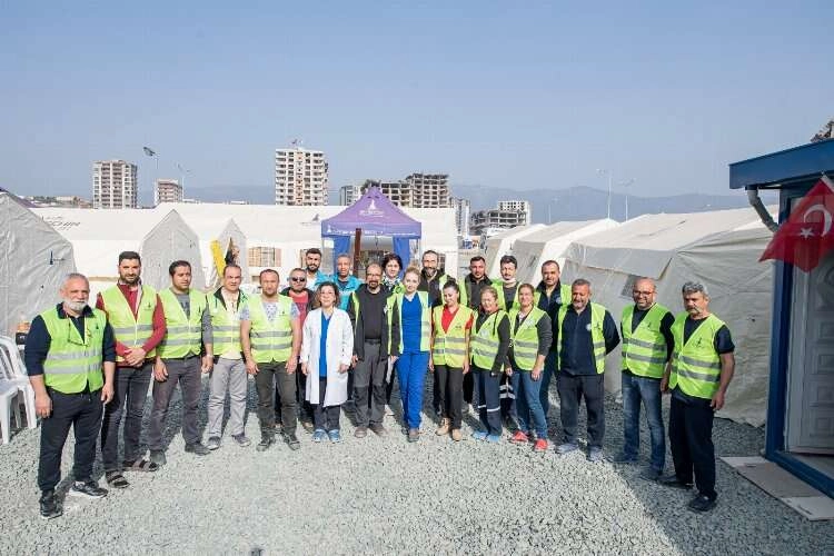 İzmir Büyükşehir’in kurduğu sahra hastanesi gönüllü hekimlere kucak açıyor haberinin görseli