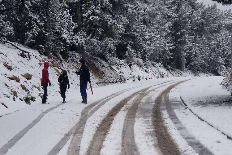Ege Bölgesi illerinden kar manzaraları haberinin görseli