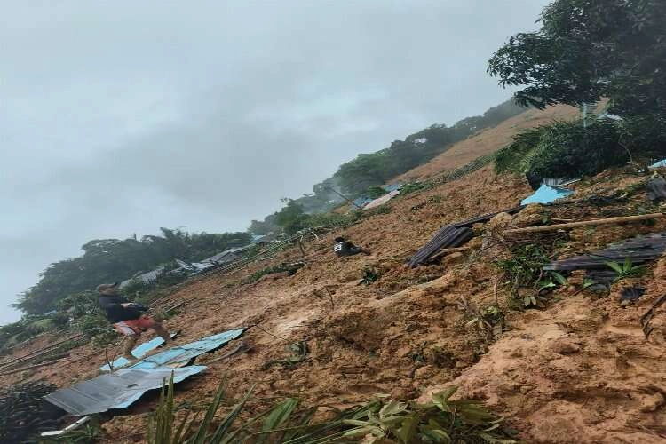 Endonezya'da toprak kayması felaketi haberinin görseli