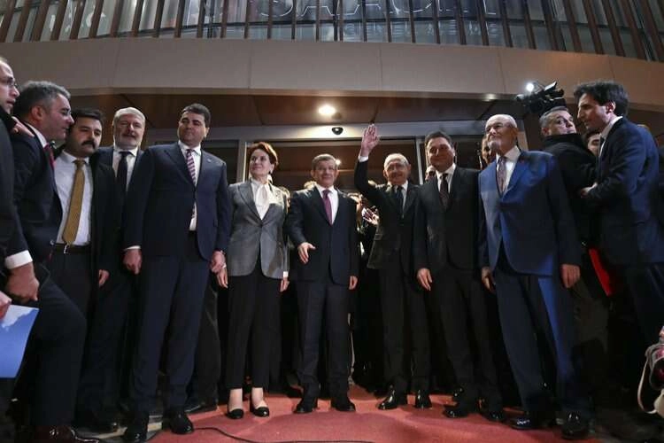 Kılıçdaroğlu’nun liderliği  mühürlenmiş oldu haberinin görseli