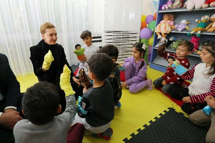 DEÜ’den depremzede çocuklara kreş haberinin görseli