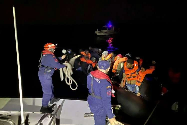 Ege Denizi'nde göçmen hareketliliği haberinin görseli