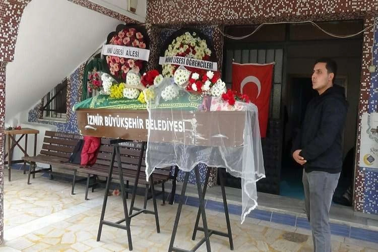 Silah zoruyla kaçırılmıştı, duvağı ile uğurlandı haberinin görseli