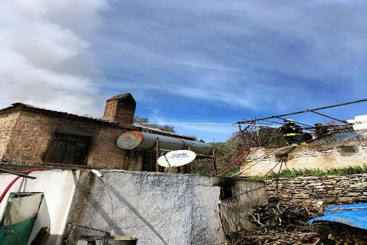 Muğla’da yangın büyümeden söndürüldü  haberinin görseli