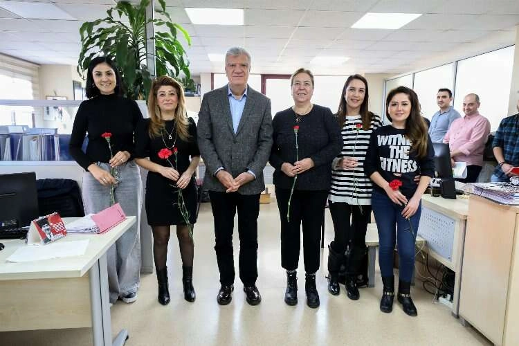 Başkan Engin'den emekçi kadınlara teşekkür haberinin görseli