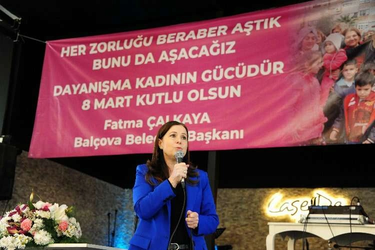 Balçova’da depremzede kadınlarla dayanışma kahvaltısı haberinin görseli