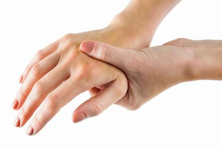 Ellerde ağrı ve uyuşma olanlar dikkat! haberinin görseli