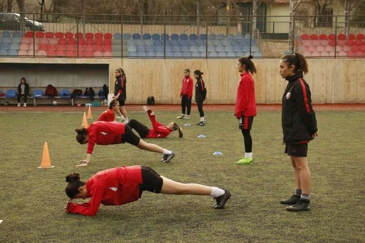 Denizli’nin sultanları yeni sezona hazır haberinin görseli