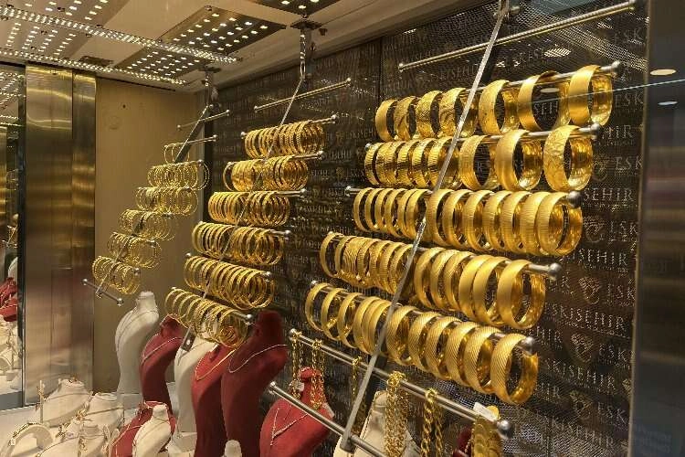 Altın ve dövizdeki düşüş, alım fırsatı oluşturuyor haberinin görseli