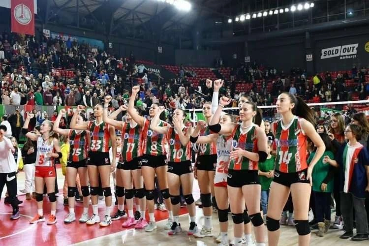Voleybolda İzmir derbisi haberinin görseli