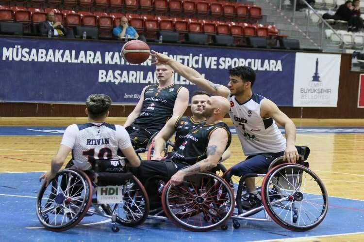İzmir Büyükşehir Belediyesi finalde haberinin görseli