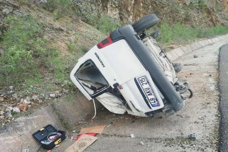 Muğla'da ticari araç takla attı haberinin görseli