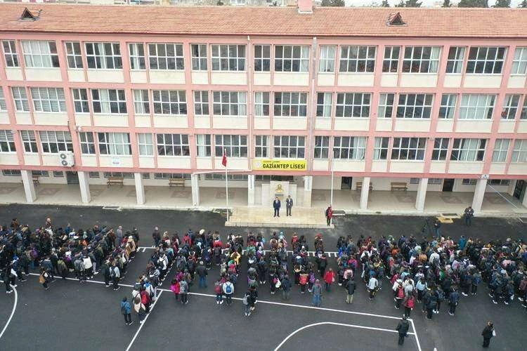 Gaziantep, Adana ve Osmaniye'de eğitim öğretim yeniden başladı haberinin görseli
