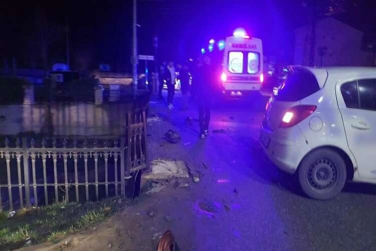 Afyonkarahisar’da kaza: Köprü bariyerlerine çarptı haberinin görseli