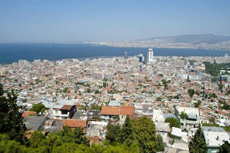 İzmir'de konut satışları azaldı haberinin görseli