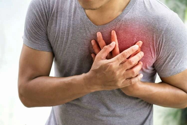 Her göğüs ağrısı kalp krizi ile mi ilgilidir? haberinin görseli