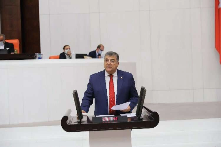CHP’li Sertel: 200 bin konut bir yılda nasıl bitirecek? haberinin görseli