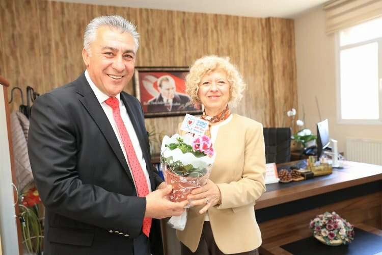 Başkan İnce sağlık çalışanlarının gününü kutladı haberinin görseli