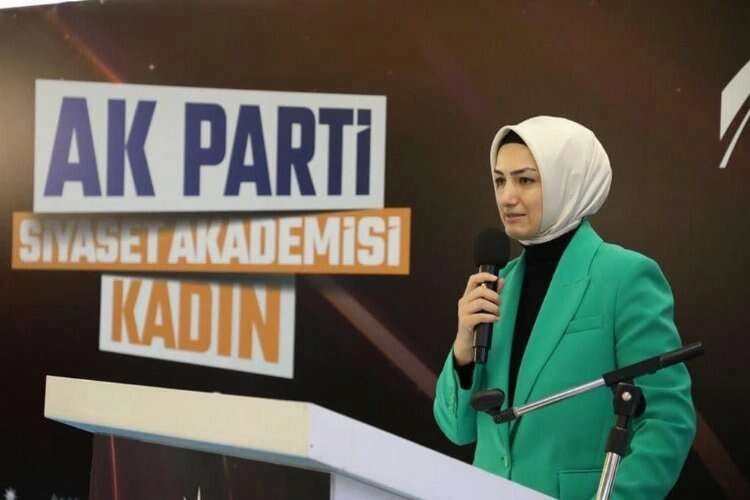 AK Parti İzmir’de bir istifa daha: Vekillik için yola çıktı haberinin görseli