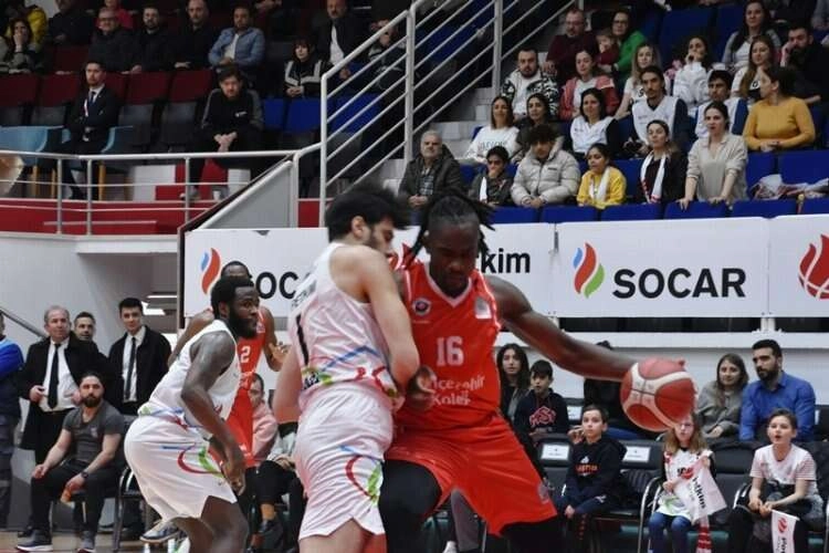 Aliağa Petkimspor Bahçeşehir Kolejini evinde yendi haberinin görseli