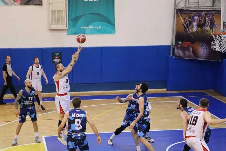 Nazilli Belediyespor parkeden mağlup ayrıldı haberinin görseli