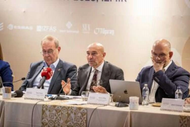 Başkan Tunç Soyer: ''8 ayın sonuna geldik'' haberinin görseli