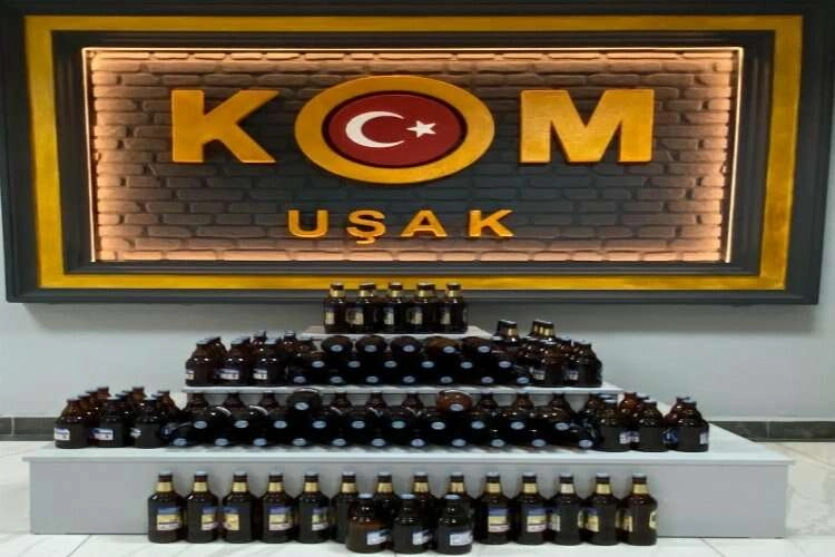 Uşak'ta 159 şişe kaçak alkol ele geçirildi haberinin görseli