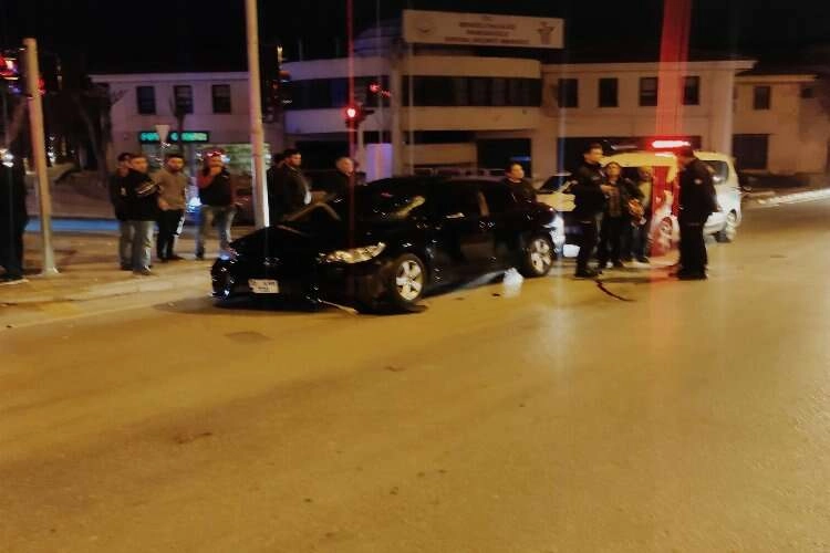 Denizli'de trafik kazası: Kanlar içinde savruldu haberinin görseli