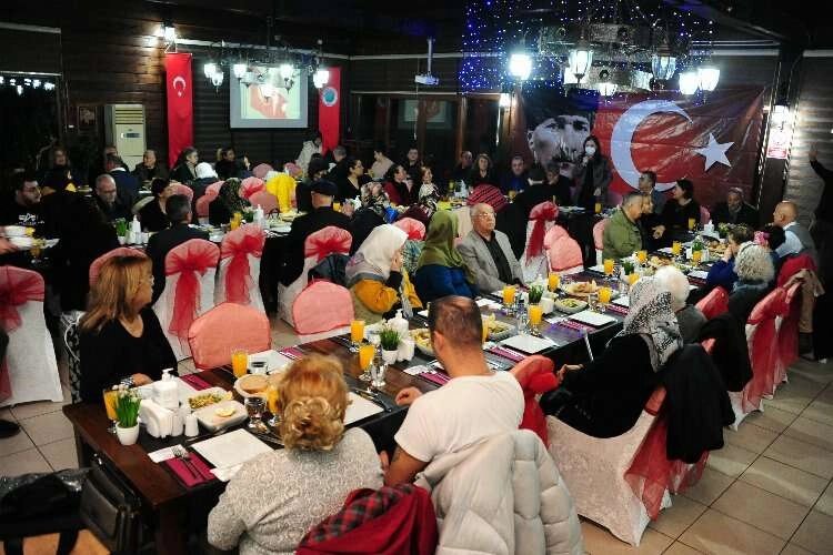 Balçova Belediyesi şehit yakınlarını gururlandırdı haberinin görseli