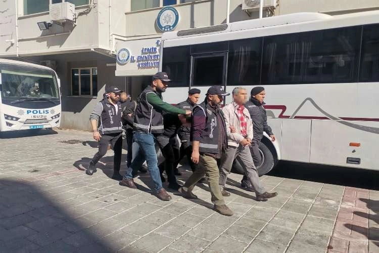 Gazi Turgut Aslan Operasyonu: FETÖ şüphelileri adliyede haberinin görseli