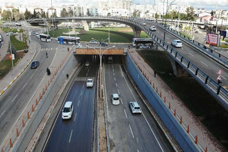 Abide Kavşağı yeniden trafiğe açıldı haberinin görseli