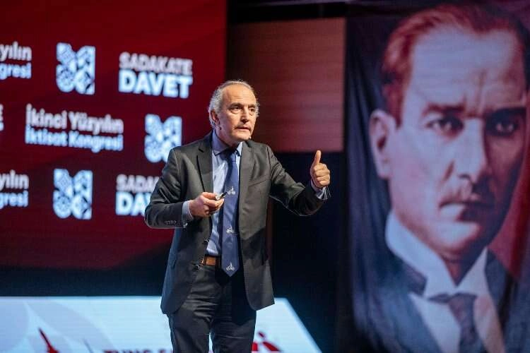 Emin Çapa: Bilime sahip çıkmazsanız yolunuzu kaybedersiniz haberinin görseli