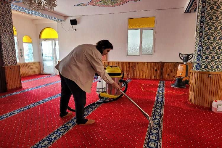 Narlıdere'de camiler Ramazan'a hazır haberinin görseli