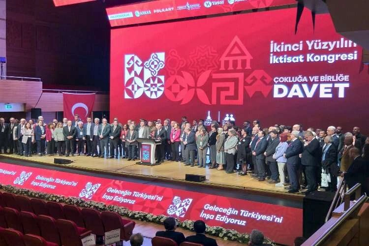 8 aylık ‘İktisat maratonu’ sona erdi! Soyer’den değişim mesajı: Bambaşka bir Türkiye’de… haberinin görseli