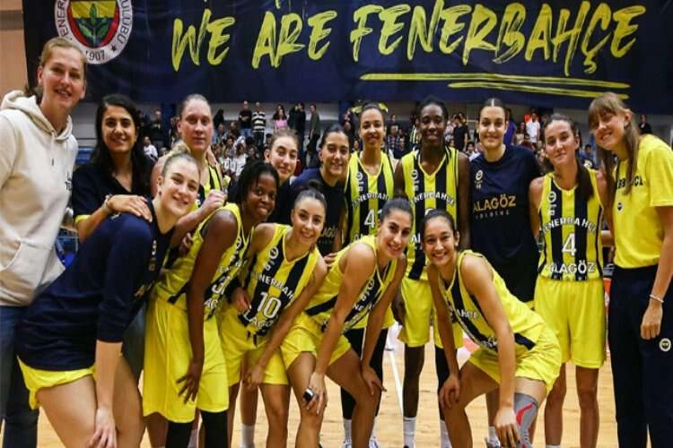 Potanın Kraliçeleri evinde Çankaya Üniversitesi'ni farklı yendi haberinin görseli