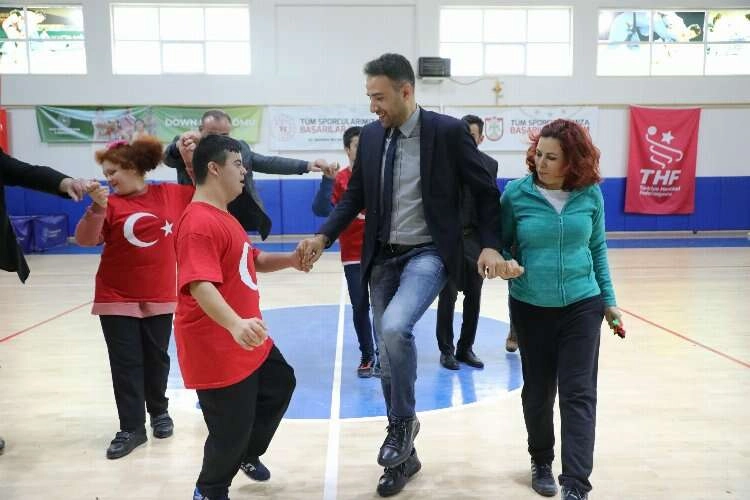 Farkındalık Günü'nde özel çocuklar sporla buluştu haberinin görseli