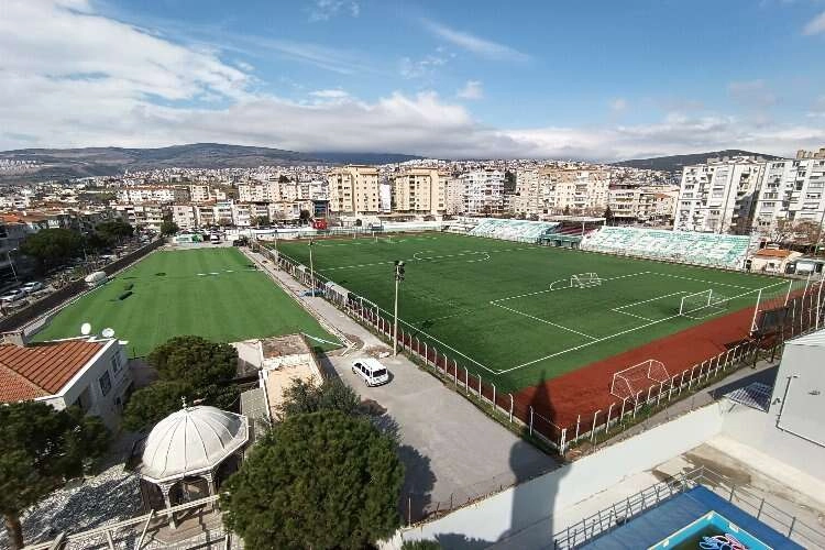 Bornova Şehir Stadı'nda atıl alana yeni antreman sahası haberinin görseli