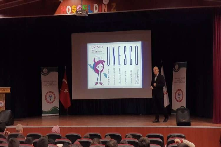 Bergama Belediyesin'de kültürel eğitim haberinin görseli