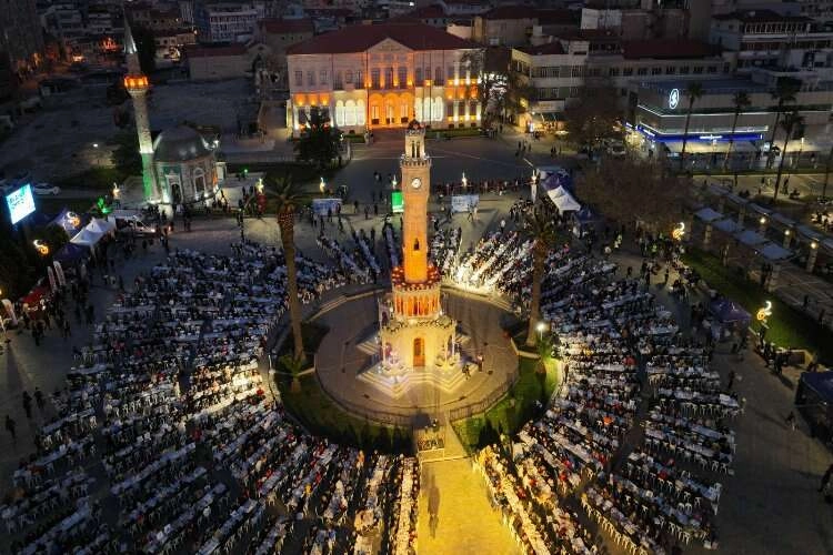 Ramazan’ın ilk iftarında deprem dayanışması haberinin görseli