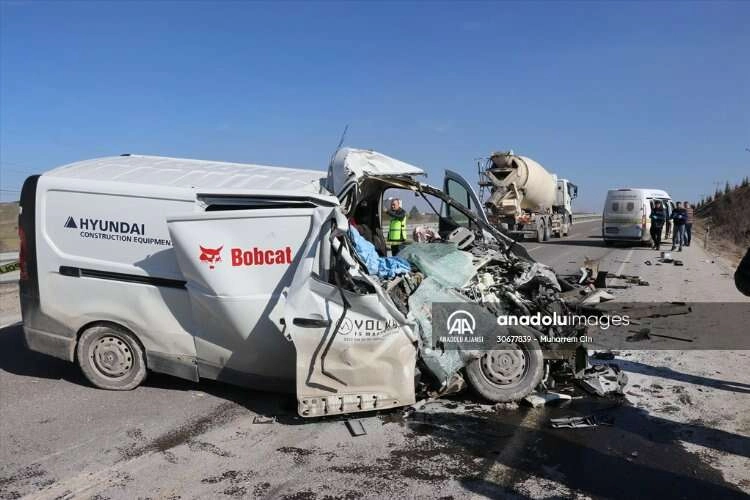 Kütahya'da trafik kazası: 1 ölü, 1 yaralı