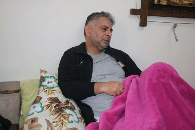 Depremzede baba, 3 yaşındaki kayıp oğlunu arıyor haberinin görseli