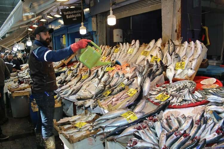 İzmir'de balık fiyatlarında son durum haberinin görseli
