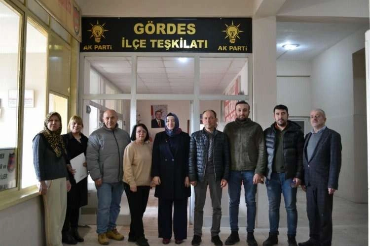AK Parti Manisa Milletvekili Aday Adayı Kübra Dindar Demiray’dan ilçe teşkilatlarına ziyaret haberinin görseli