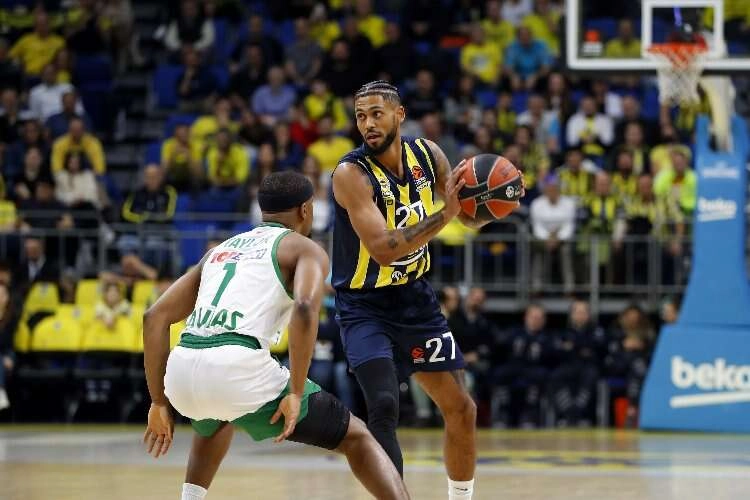 Fenerbahçe Beko evinde galip haberinin görseli